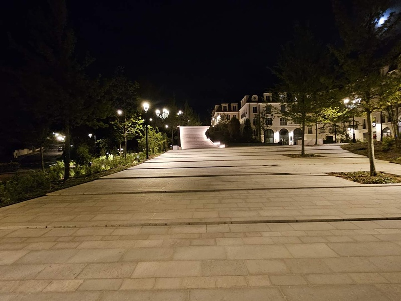Parvis de la gare - Yerres